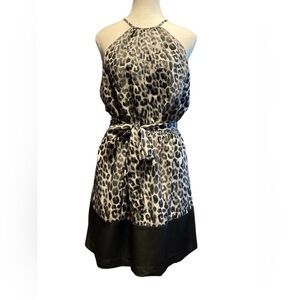 EXPRESS leopard print dress mini length size medium
L/95